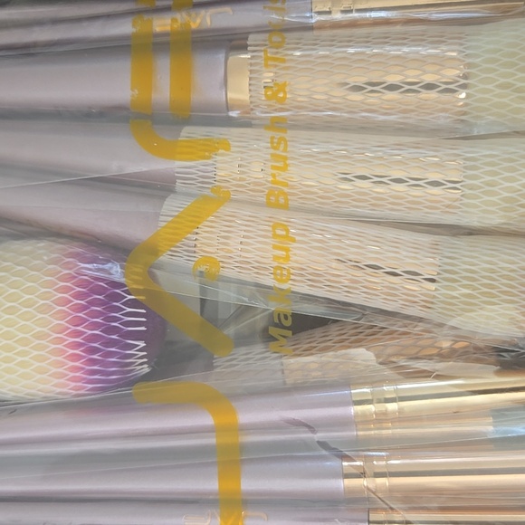 New JAF Makeup Brush & Tools Professional Set 26 Pcs. - Picture 2 of 6